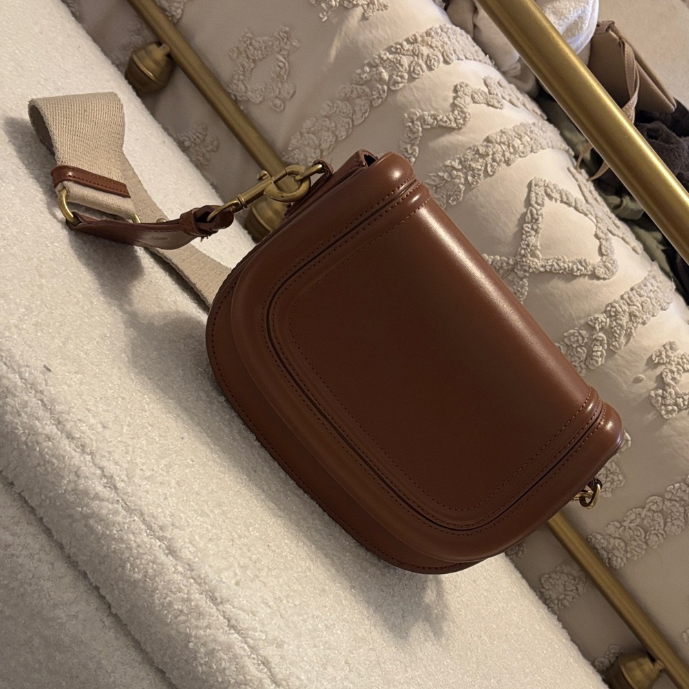 Elegant Brown Leather Crossbody Bag